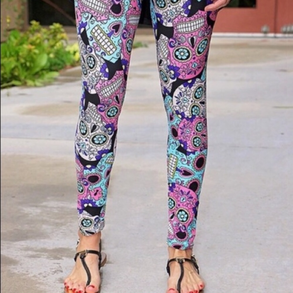 Sugar skull super soft leggings OS NWT